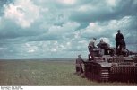Bundesarchiv_Bild_169-0367,_Russland,_Panzer_III_in_Steppe.jpg